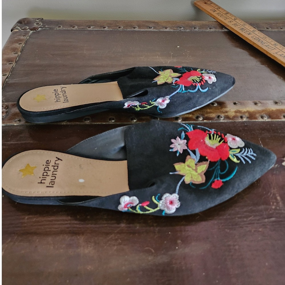 Hippie Laundry Women's Embroidered Mule Flats Size 9 Black Floral Pointed Toe - Picture 7 of 8